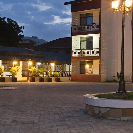Consir Executive Lodge アクラ エクステリア 写真