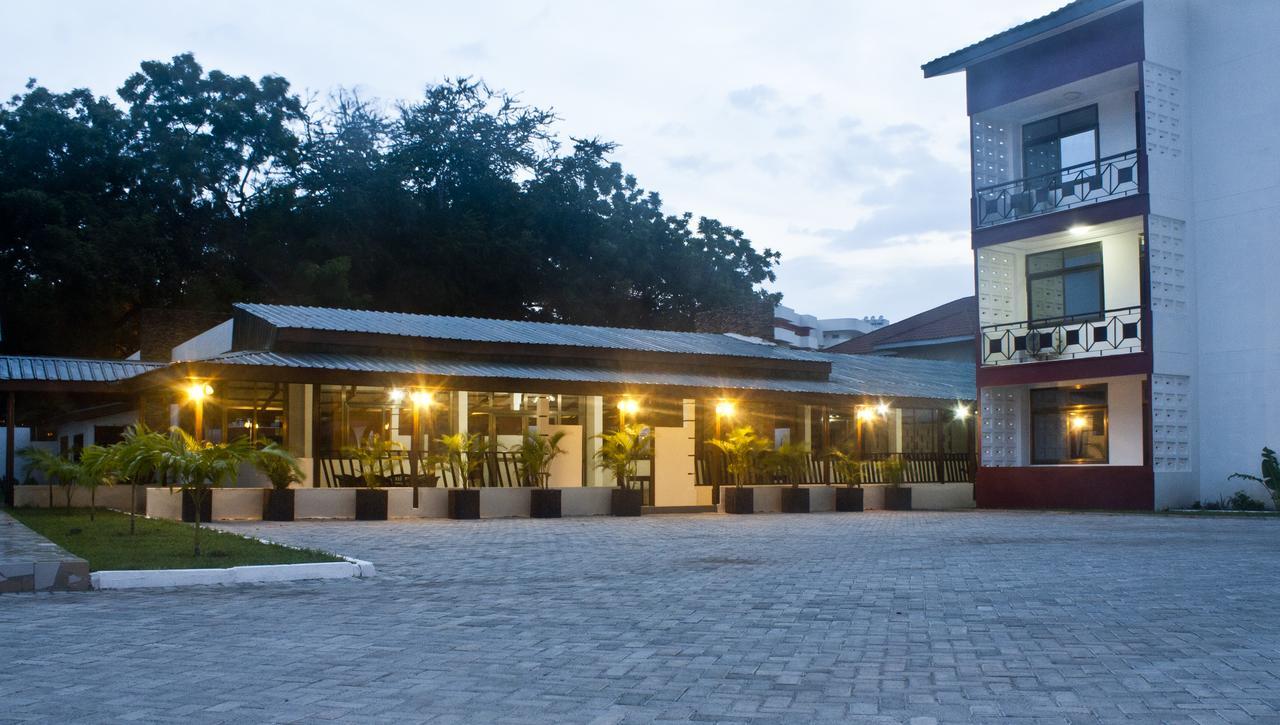 Consir Executive Lodge アクラ エクステリア 写真