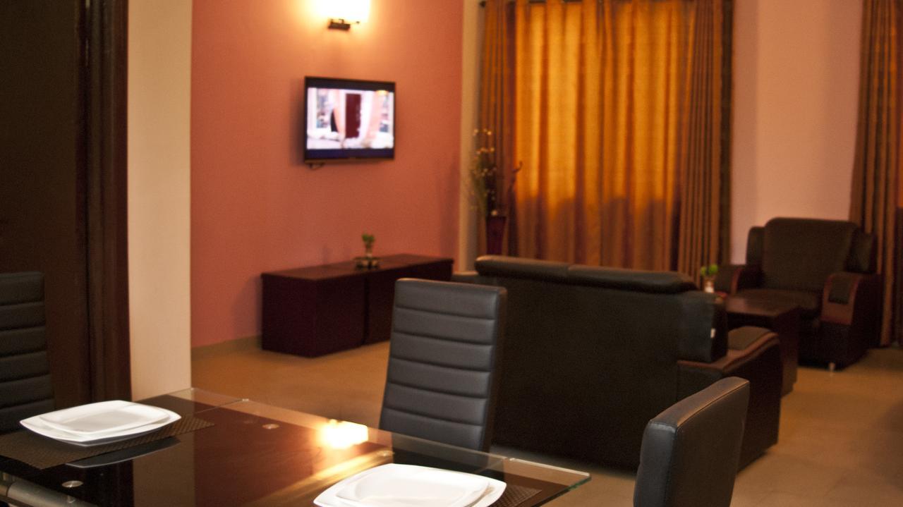 Consir Executive Lodge アクラ エクステリア 写真