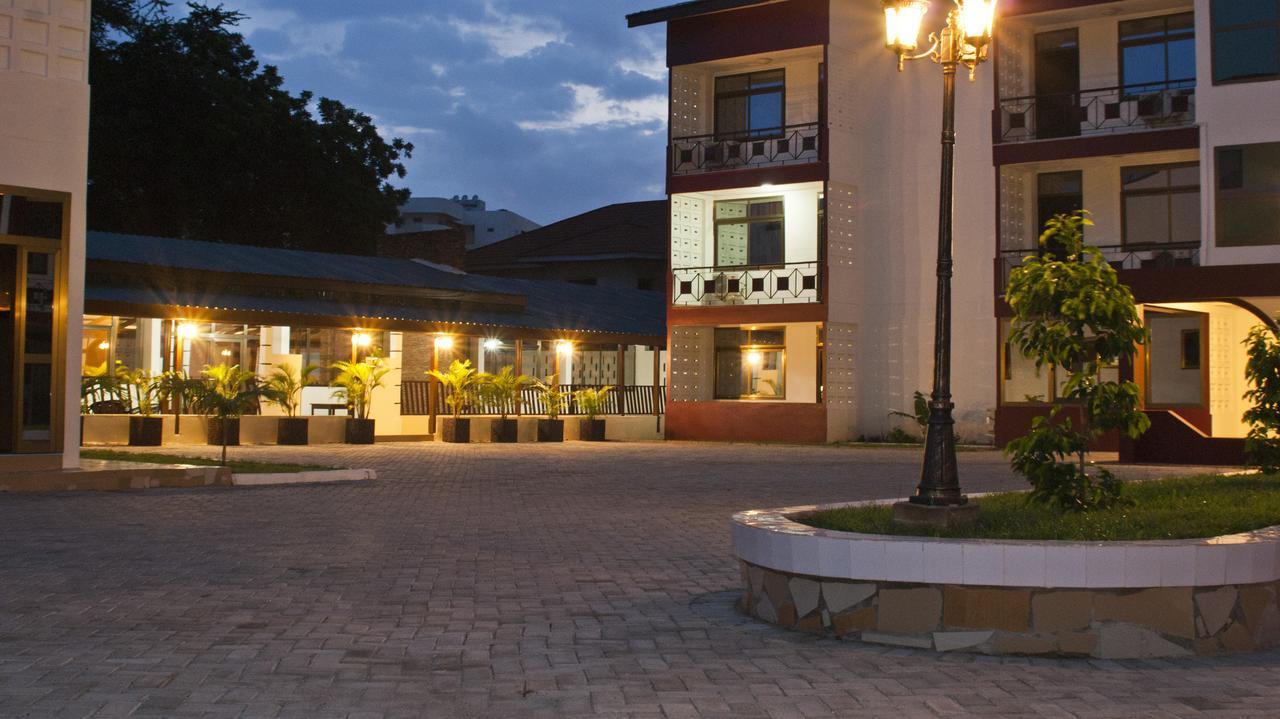Consir Executive Lodge アクラ エクステリア 写真