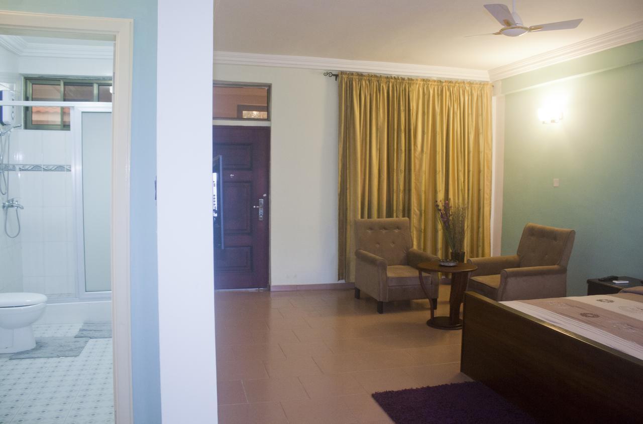 Consir Executive Lodge アクラ エクステリア 写真